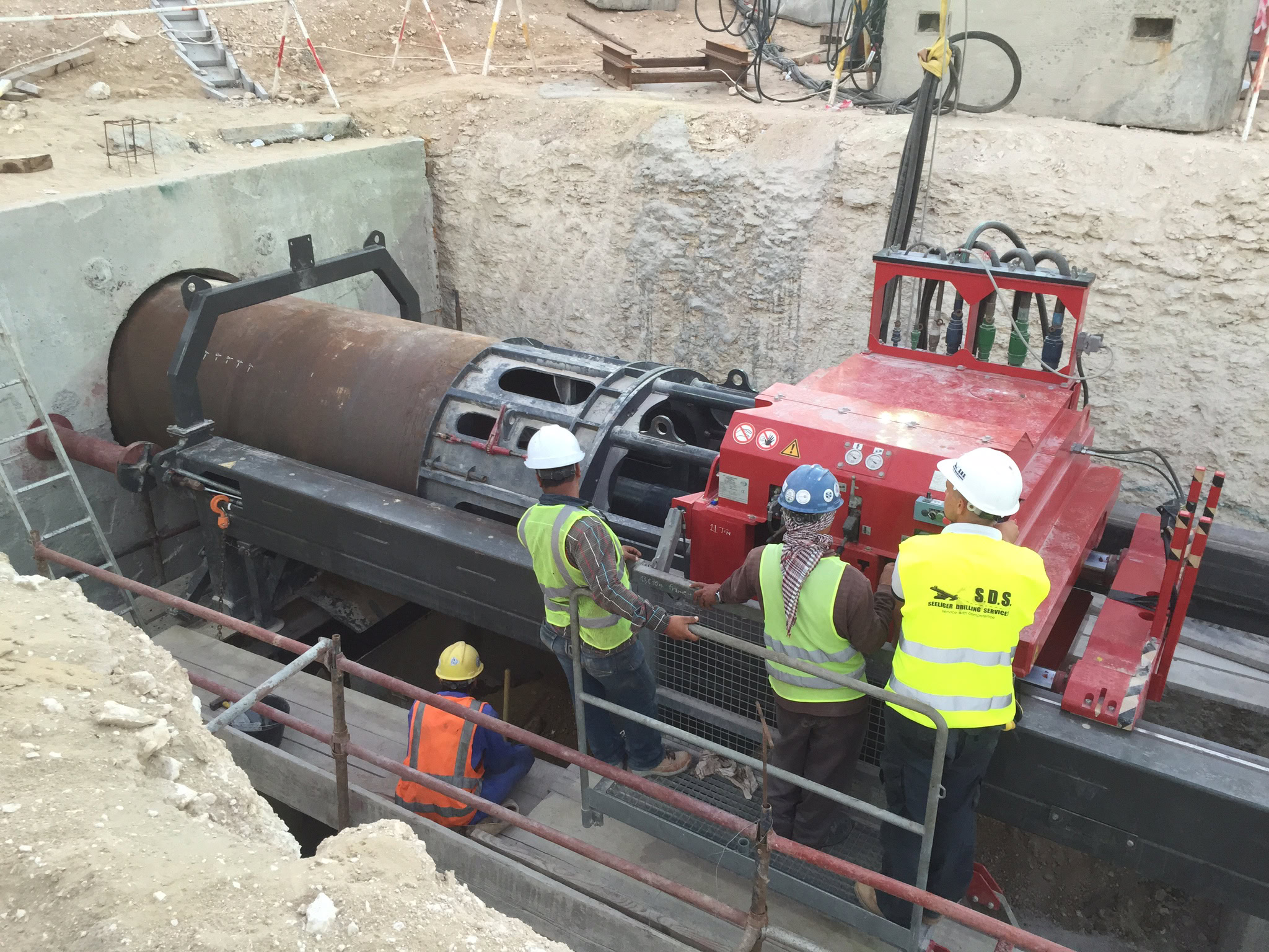 DIA 1370 mm to recover a micro tunnel head 