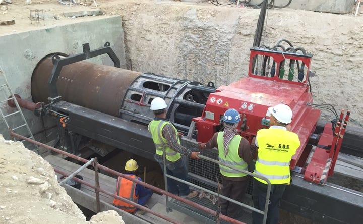 DIA 1370 mm to recover a micro tunnel head 